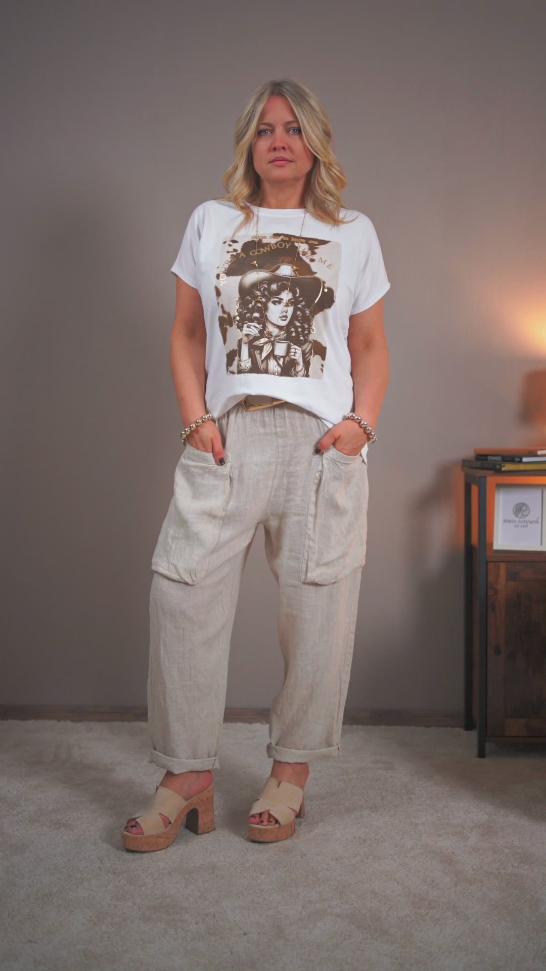 T-Shirt mit Cowgirl, weiß-bedruckt