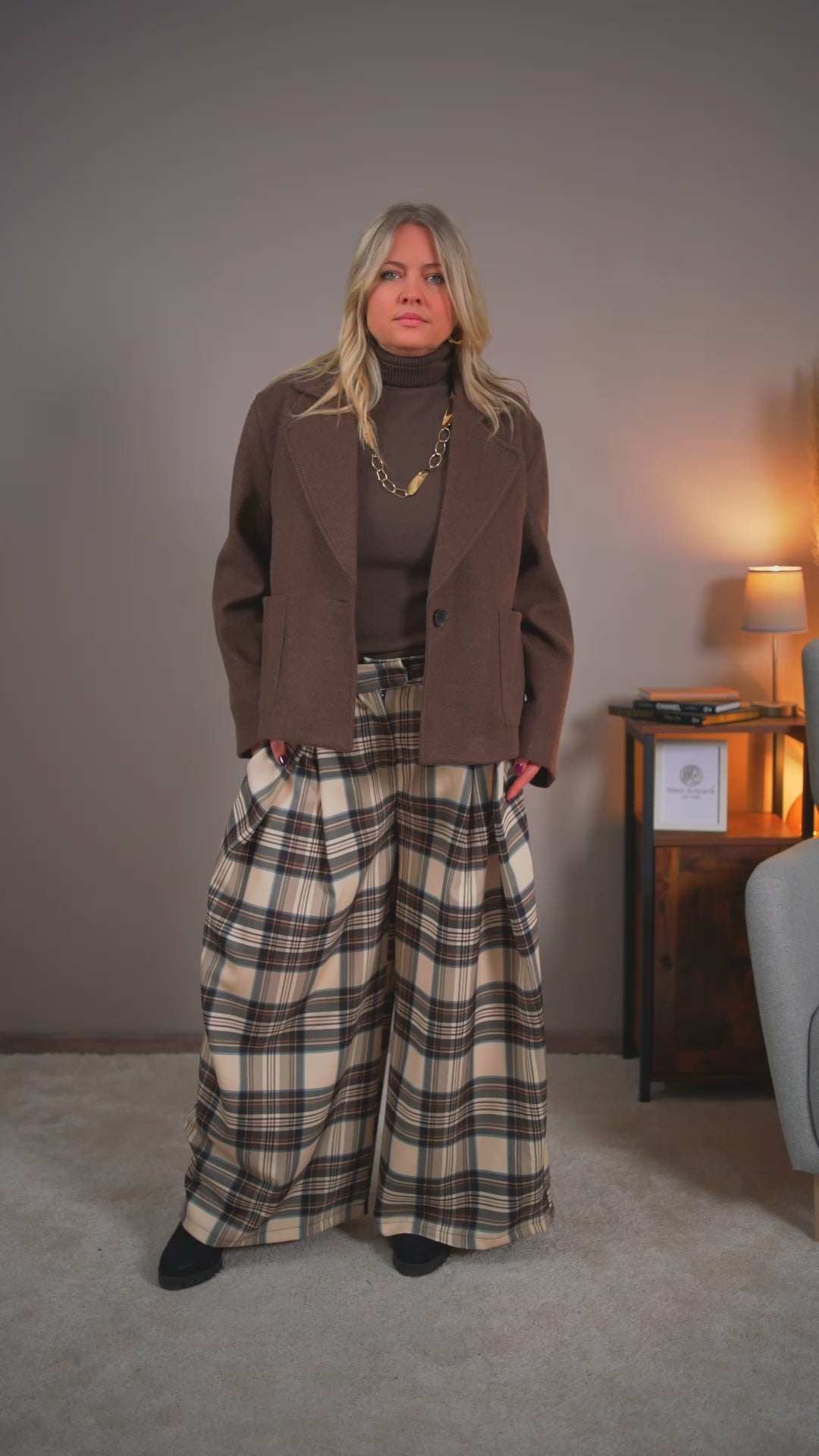 Video laden: Jacke im Casual-Look, braun