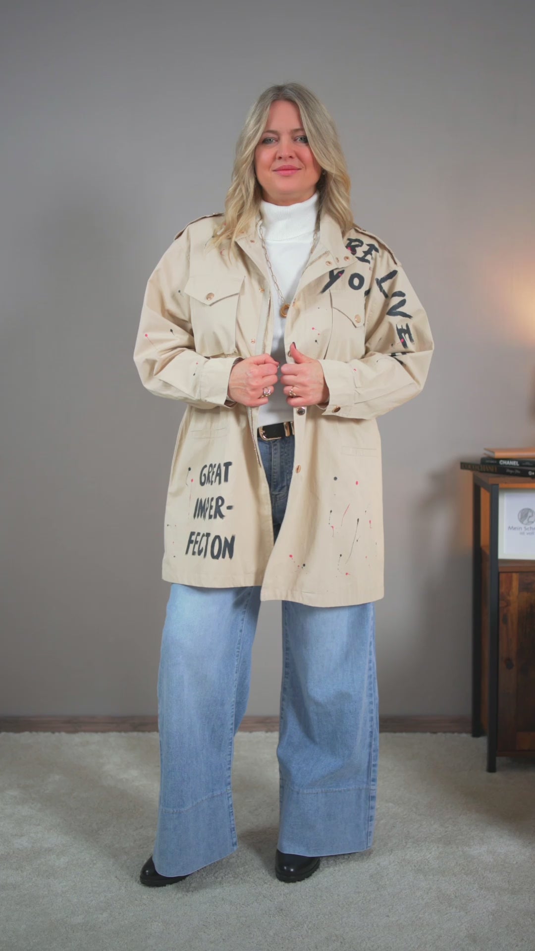 Video laden: Oversize Jacke im Utility-Look, beige