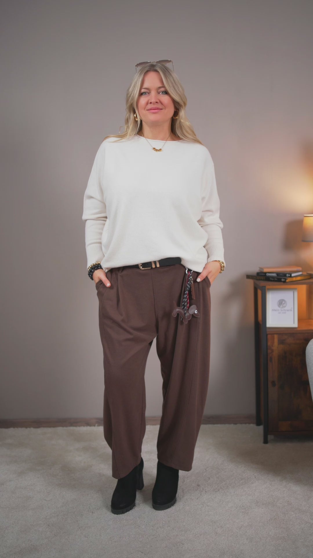 Video laden: Klassischer Strickpullover, creme