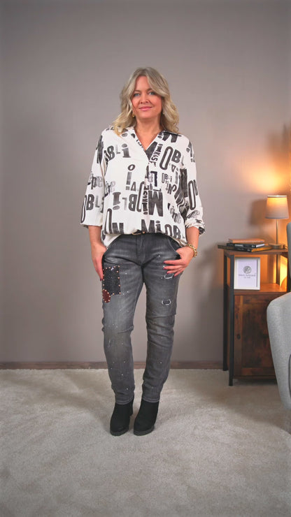 Viskose-Bluse mit Letterprint-Muster