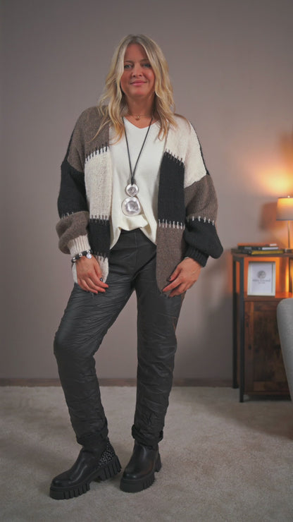 Oversize-Strickjacke, schokobraun-schwarz-wollweiß