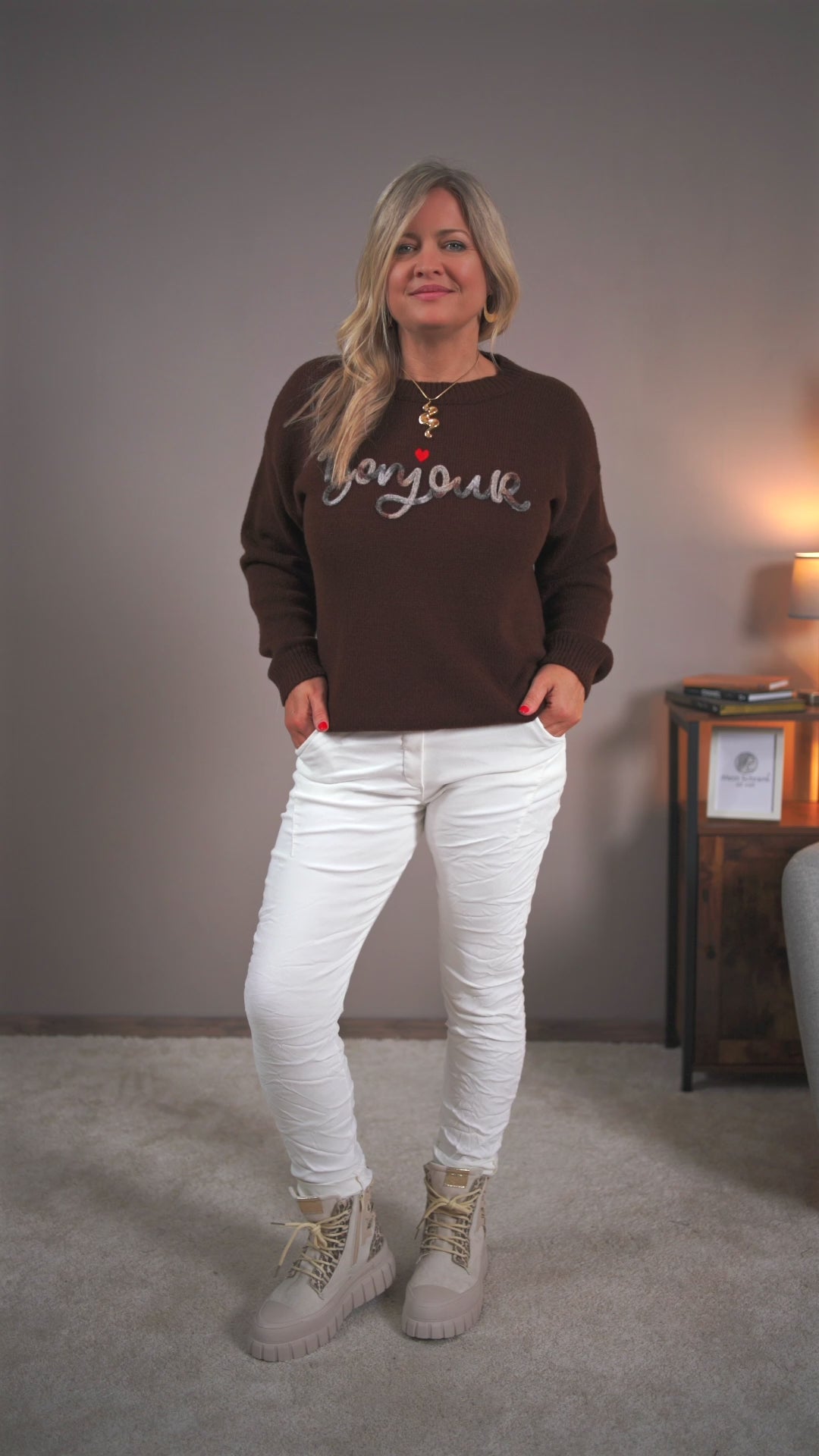 Strickpullover in Dunkelbraun