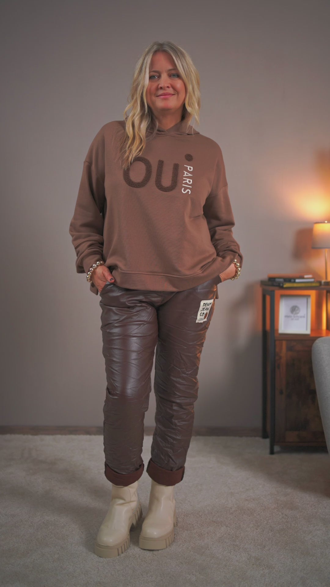 Hoodie mit Beflockung, braun