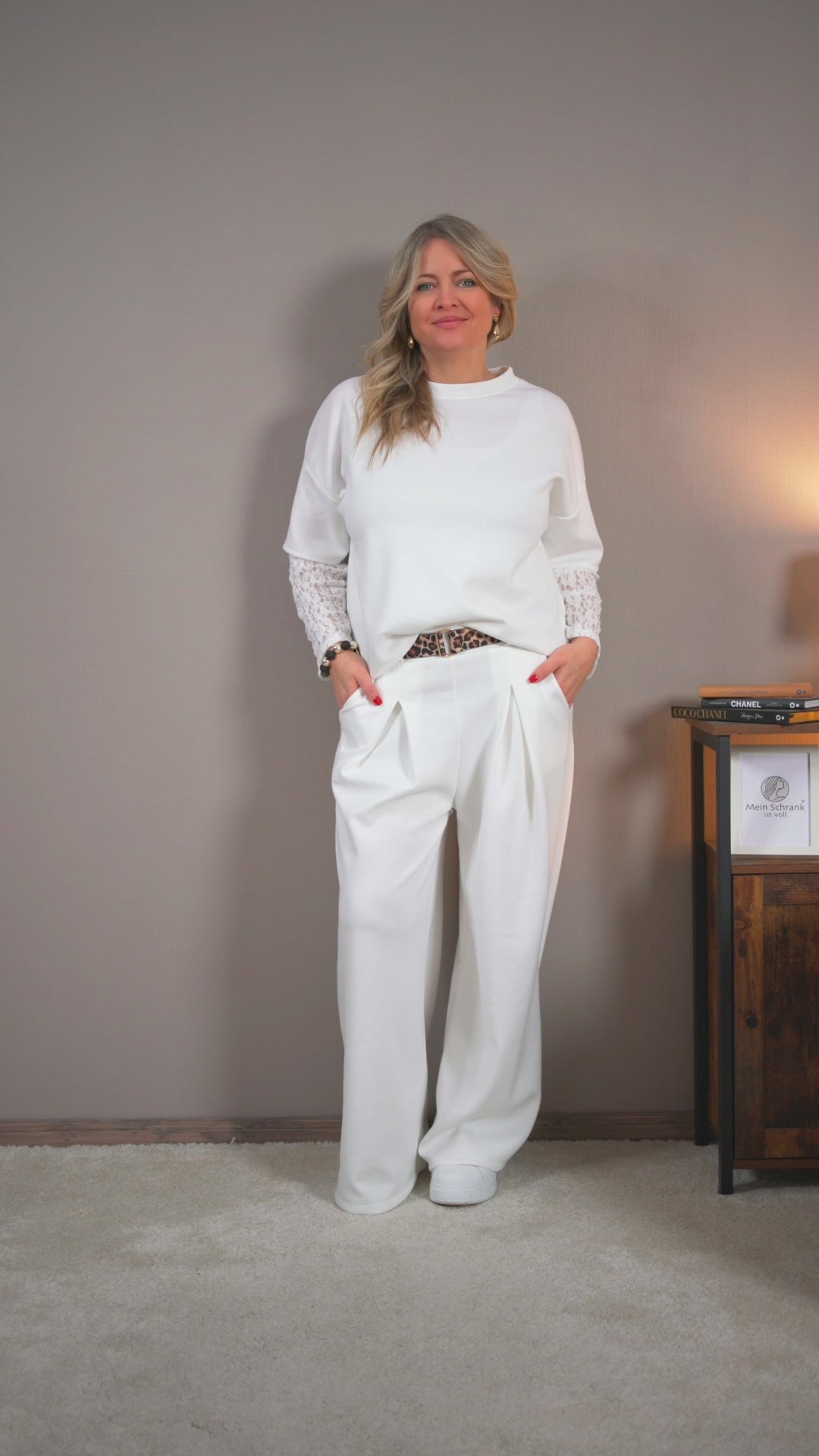 Video laden: Jerseyhose mit Bundfalte, weiß