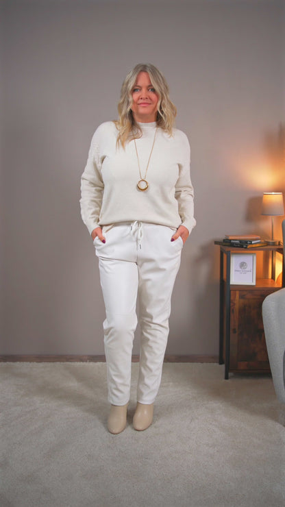 Jogpant in Lederoptik, ecru