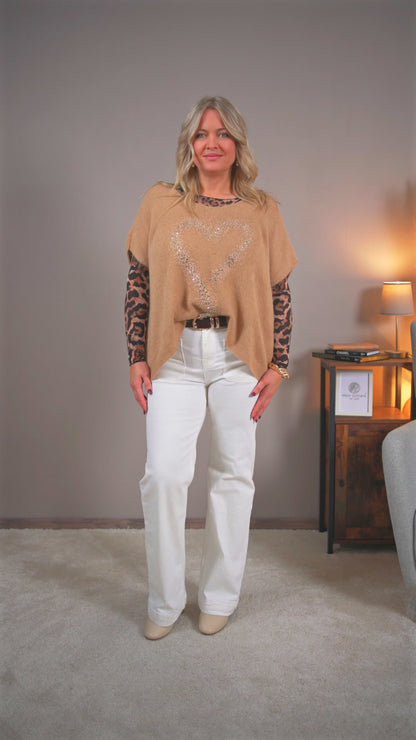 Strickpulli mit Herzdetails, camel