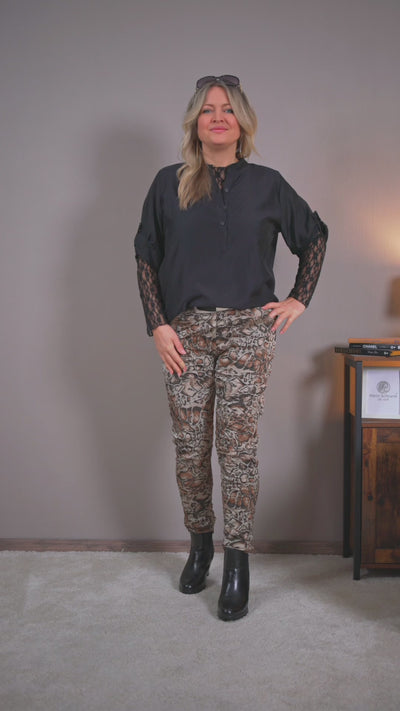 Stretchhose mit Leoprint, shiny-effekt beige