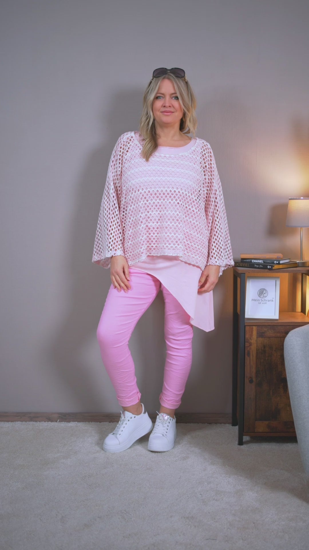 Video laden: Stretchhose in Crinkle-Optik, pink