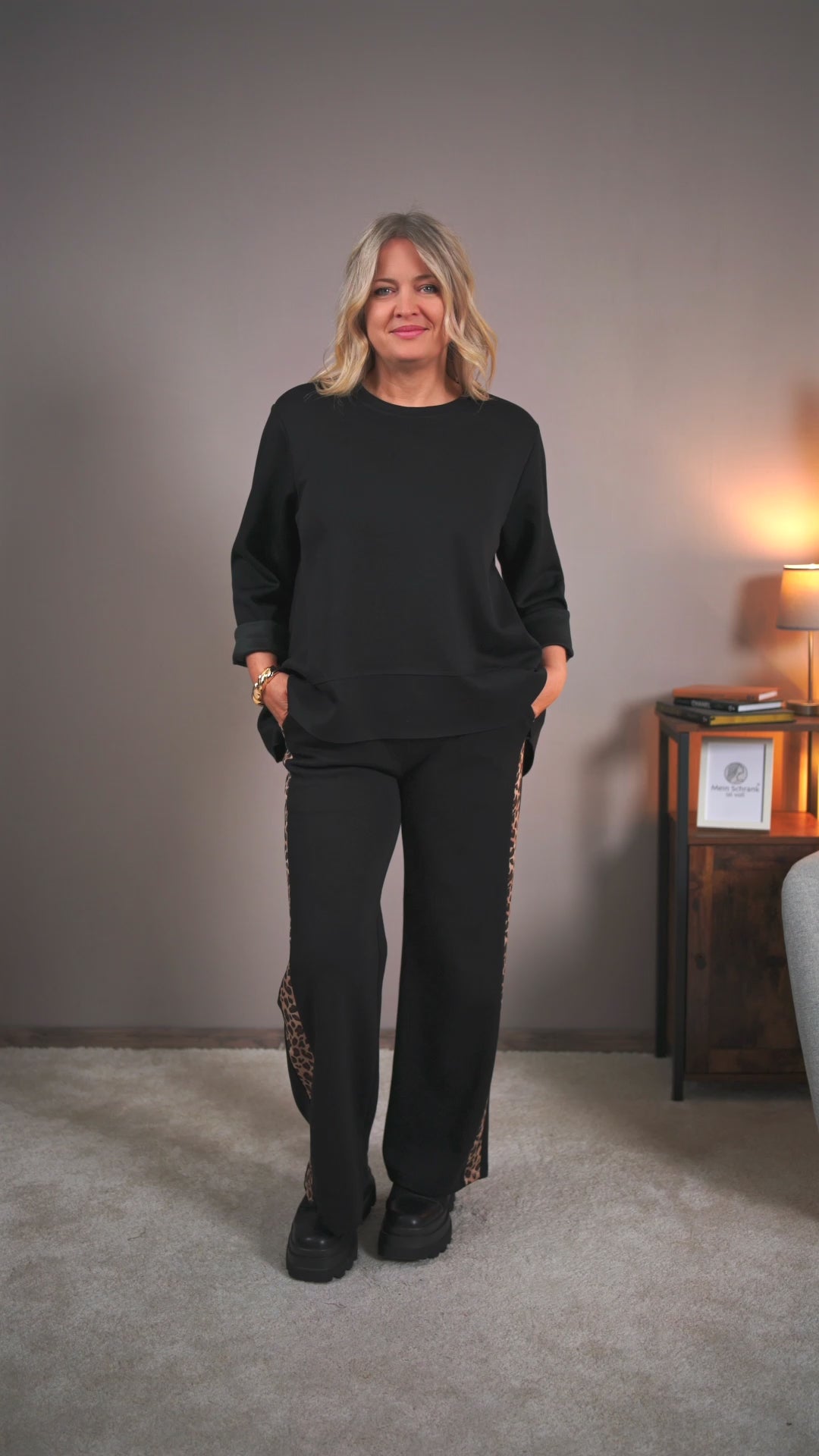 Video laden: Oversize Sweatshirt, schwarz