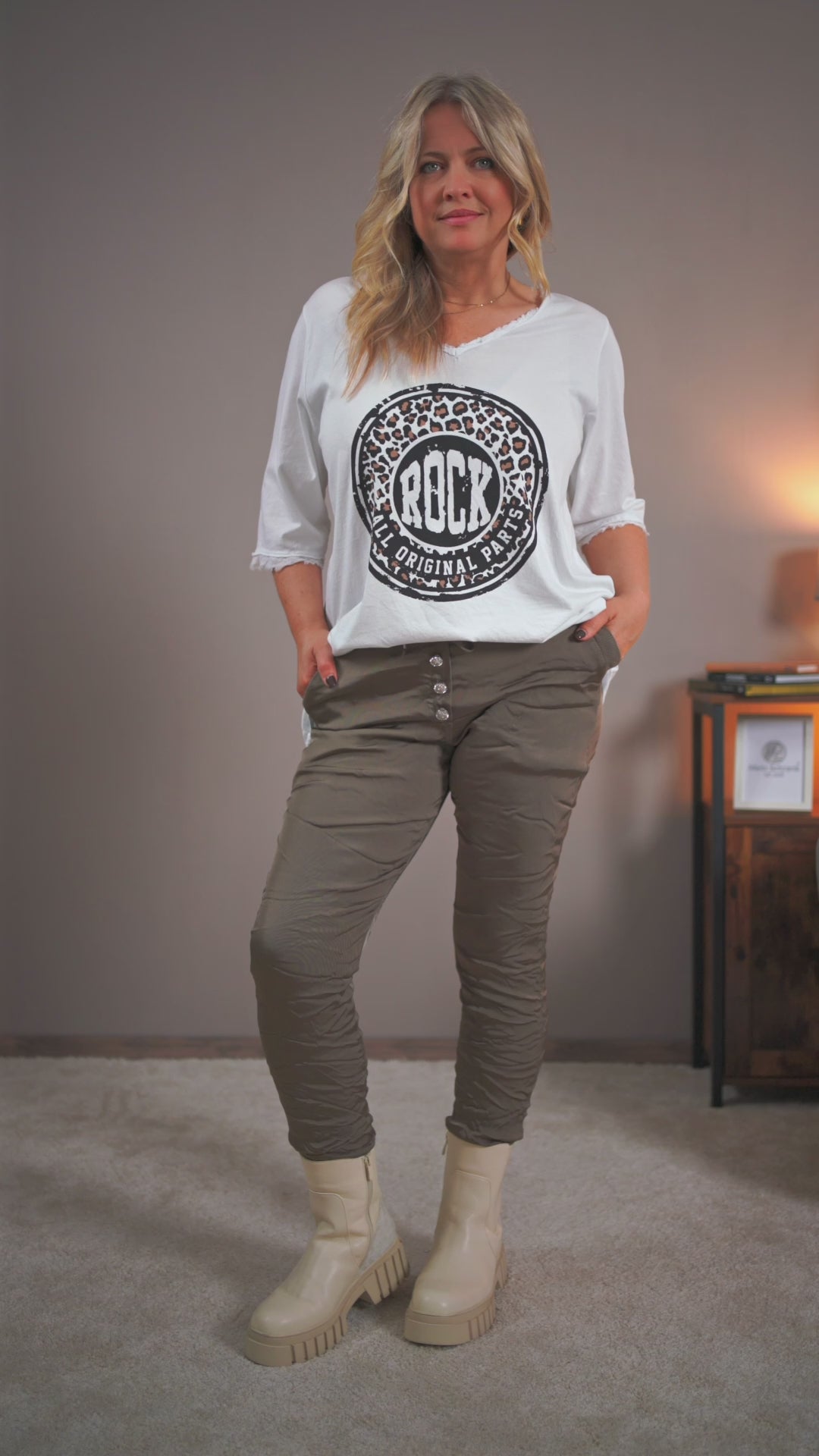 Oversize-Shirt mit Fransen am Ausschnitt, weiß