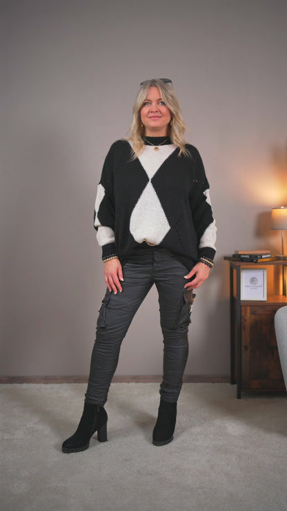 Edler Strickpullover mit Rautenmuster, schwarz/ecru