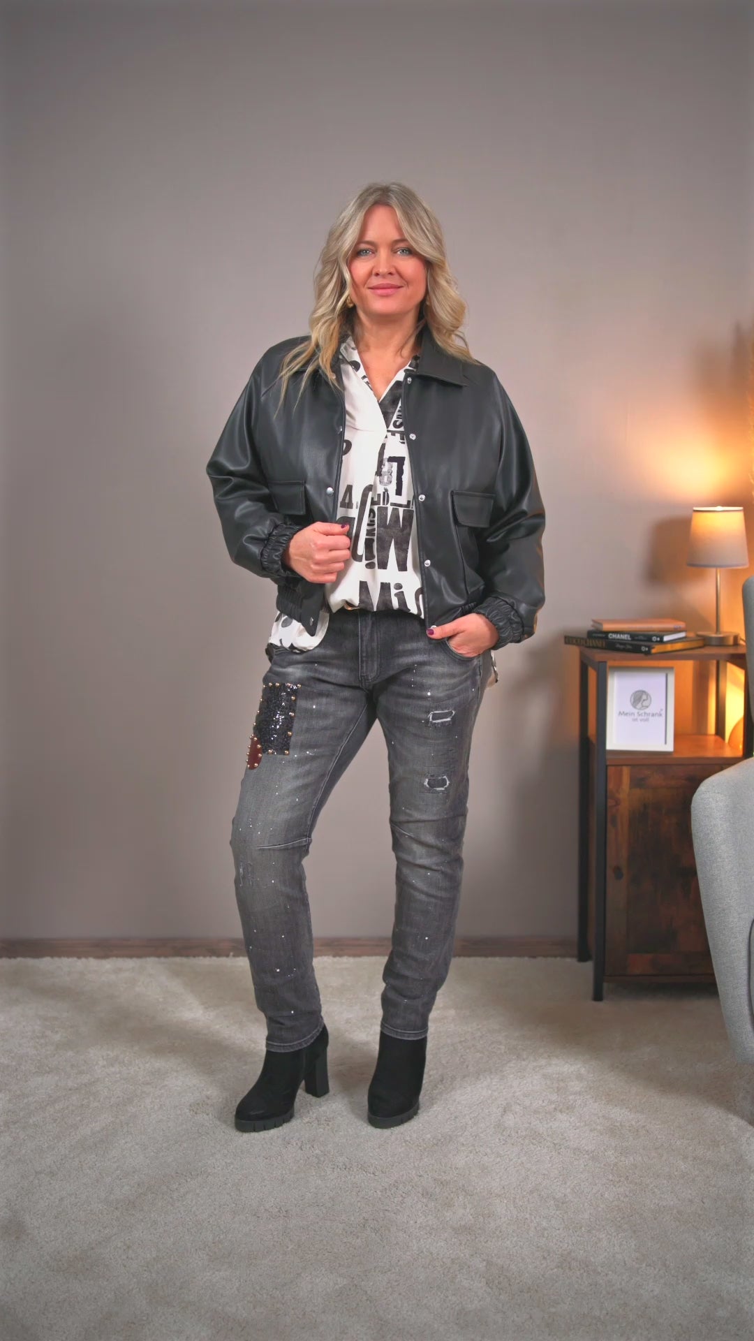 Video laden: Kunstlederjacke, schwarz