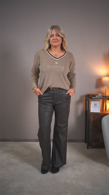 Kuschliger Feinstrickpullover mit V-Ausschnitt