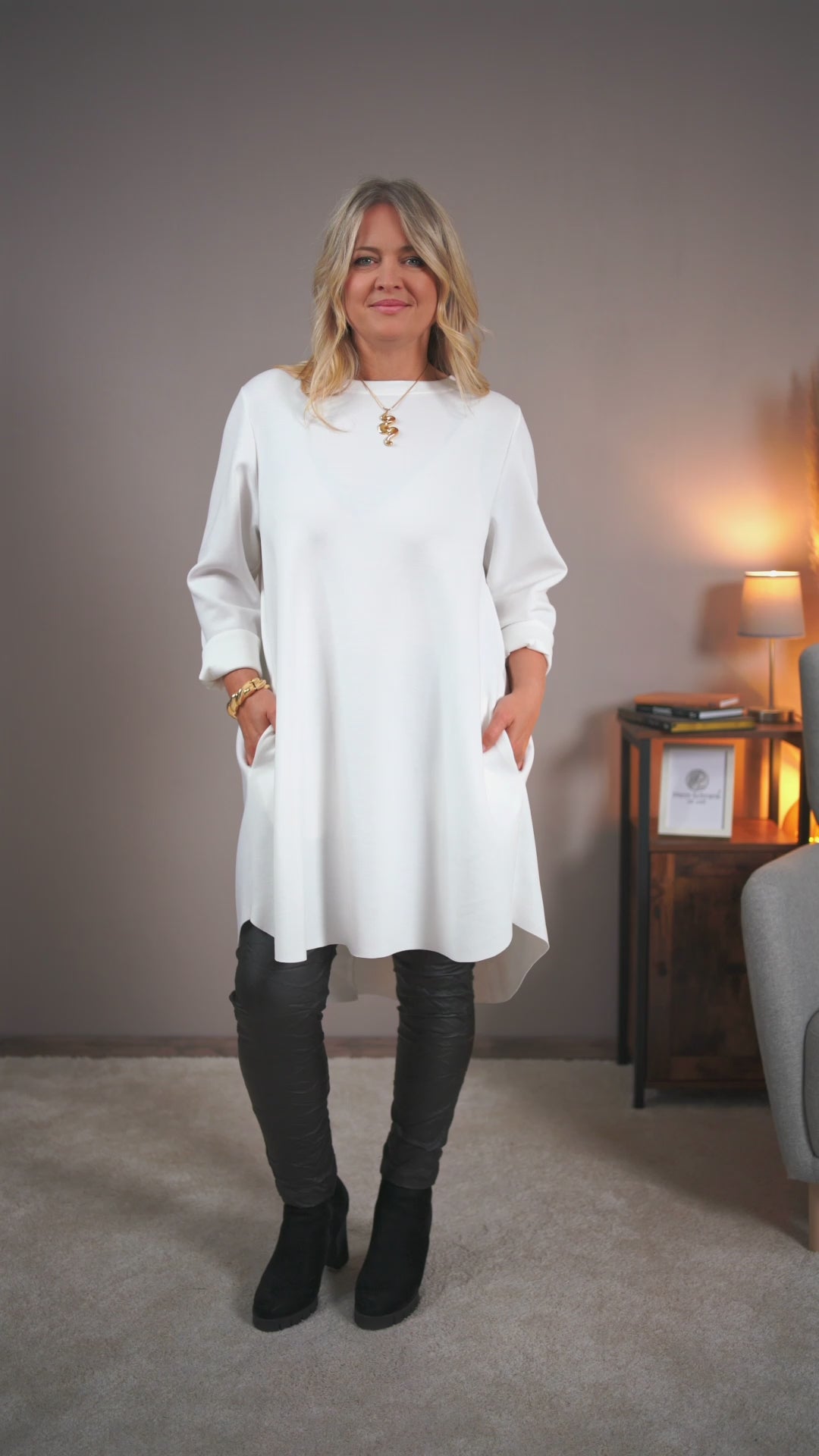 Video laden: Oversize Tunika, off-white