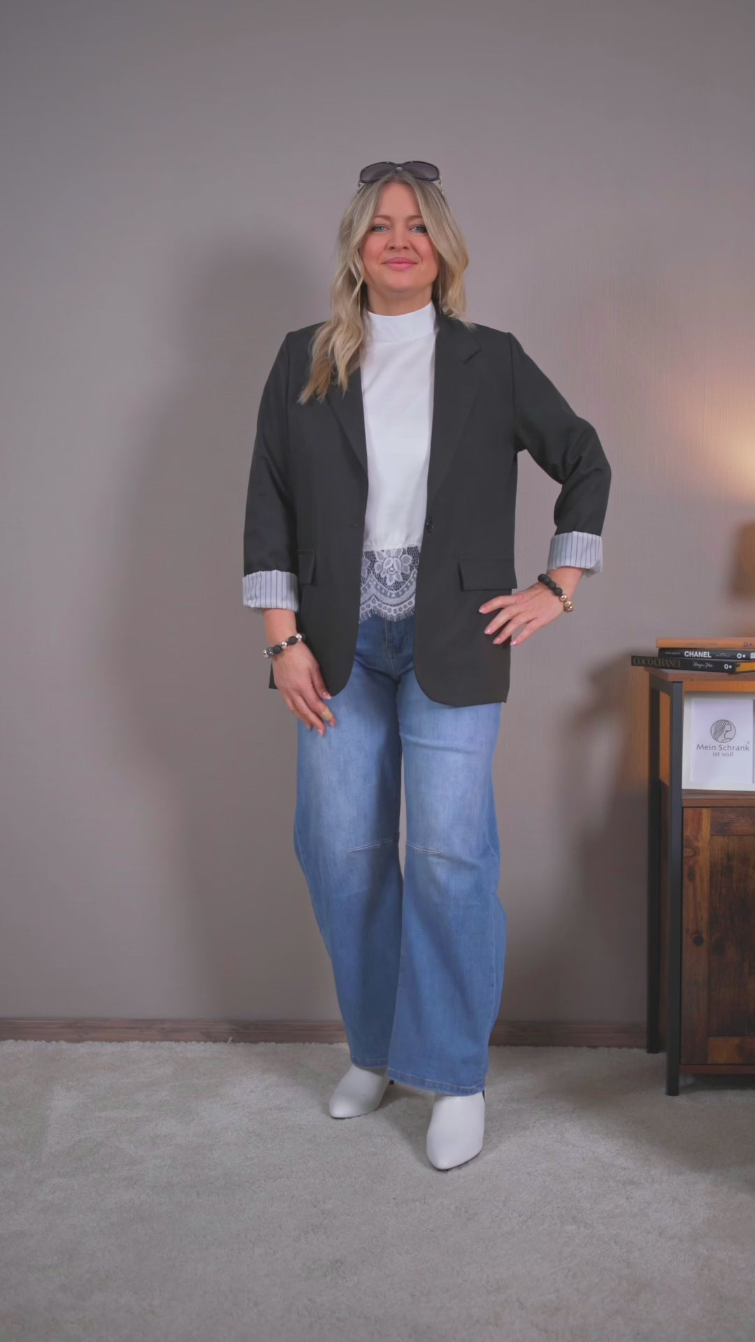 Video laden: Fashion-Blazer mit Streifenfutter, schwarz