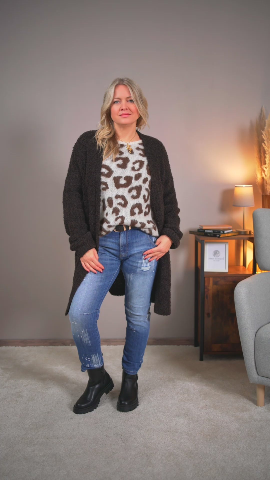 Video laden: Bouclé-Cardigan, dunkelbraun