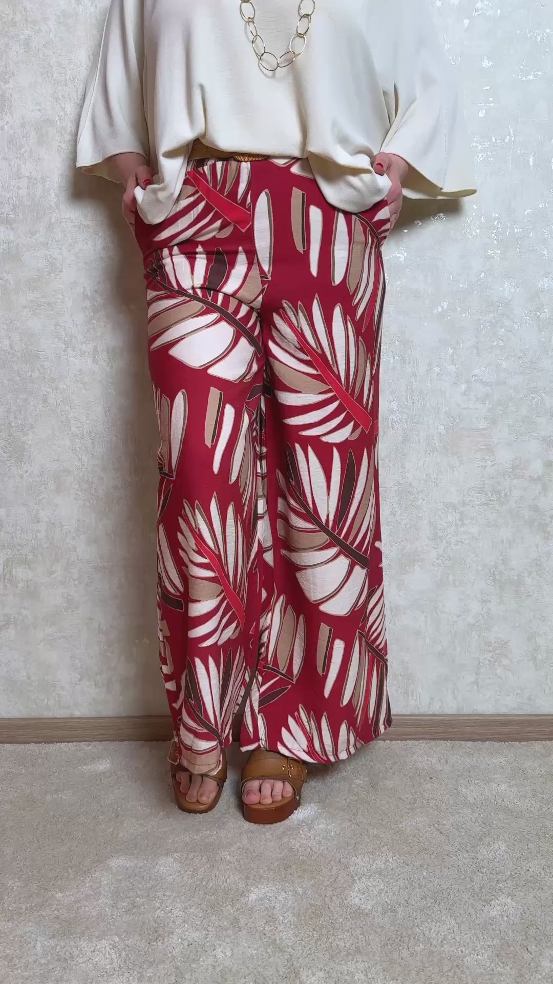 Video laden: Stoffhose in Bordeauxrot