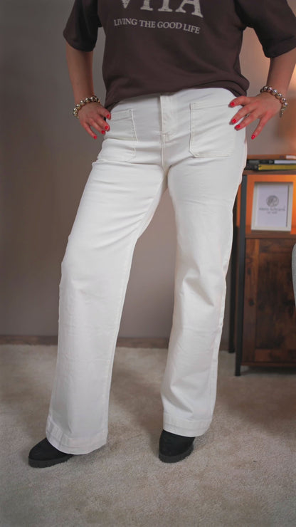 Jeans mit aufgesetzten Taschen, wollweiß