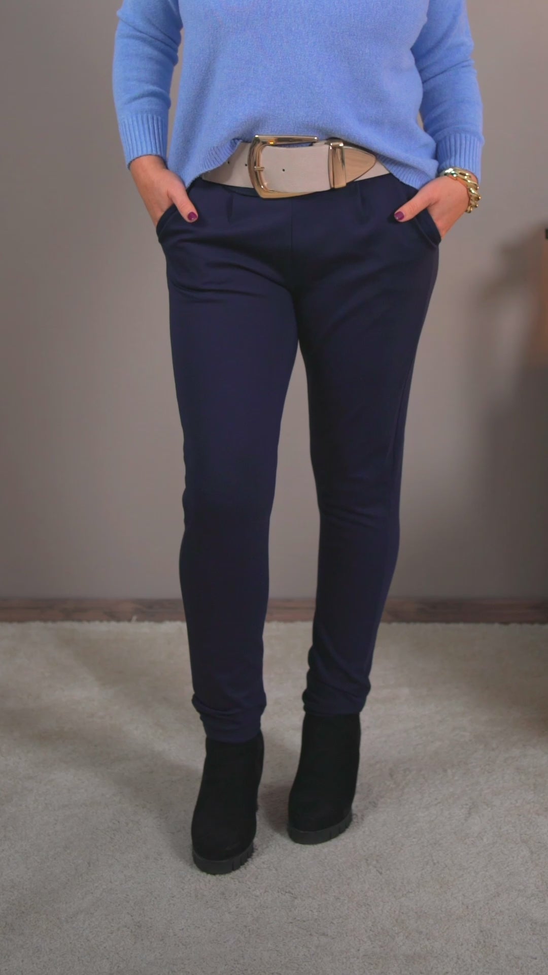 Video laden: Stoffhose, marineblau