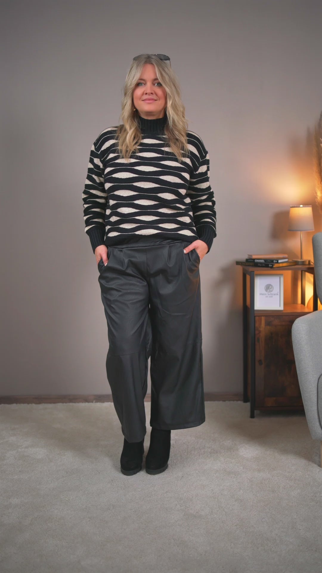 Video laden: Strickpullover mit Muster, schwarz/creme