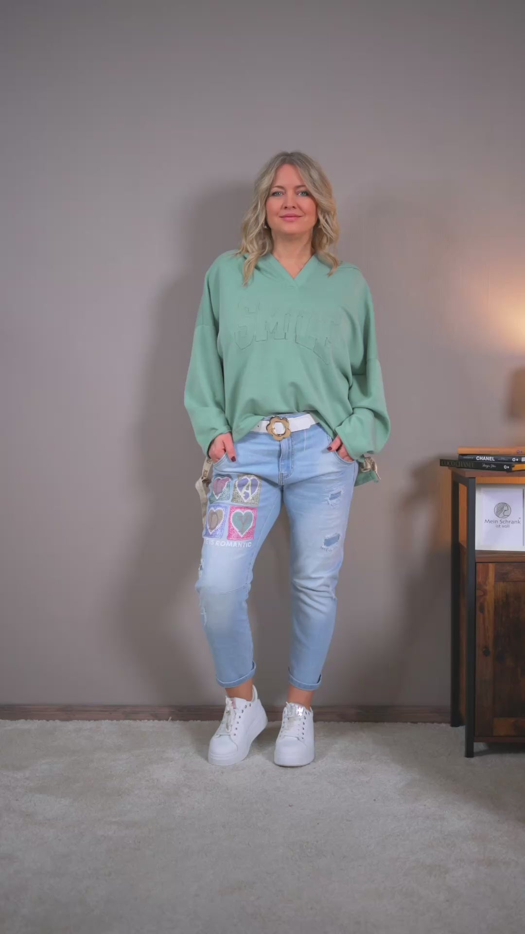 Video laden: Lässiger Hoodie mit Schriftzug, mintgrün