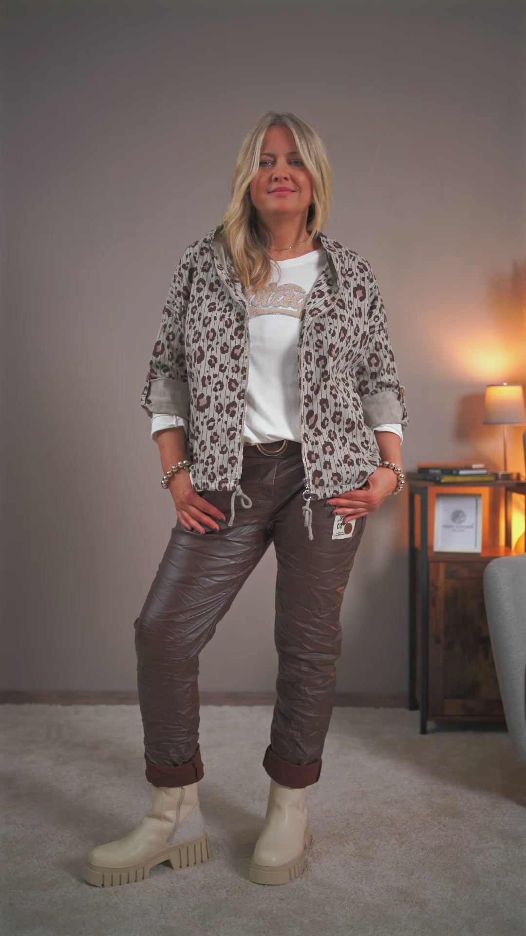 Kapuzenjacke im Leo-Print