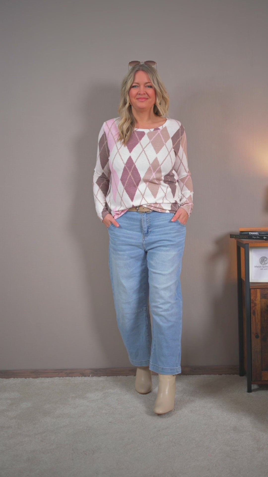 Video laden: Longsleeve mit Rautenmuster, creme/taupe/lila/rosa
