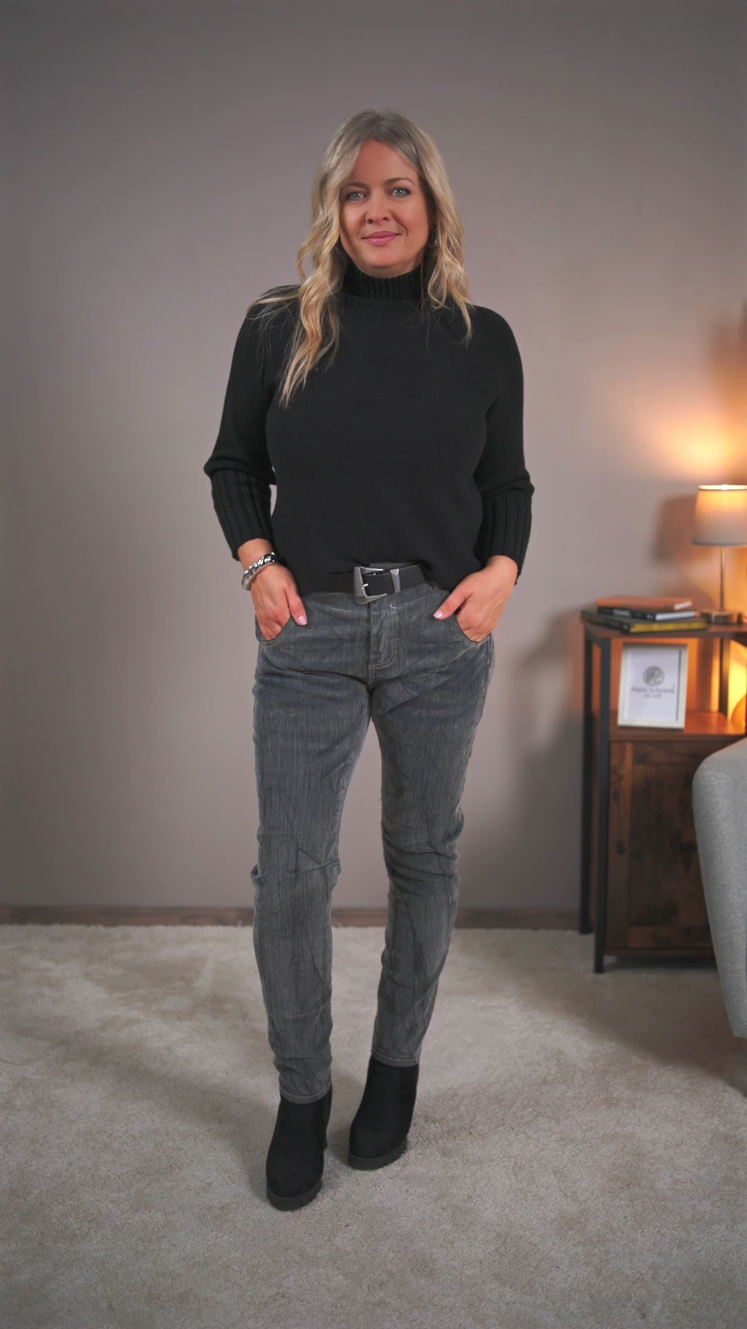Video laden: Graue Jeans im Washed-Look