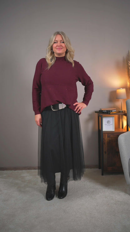 Strickpullover mit Stehkragen und Strasssteinchen, bordeaux