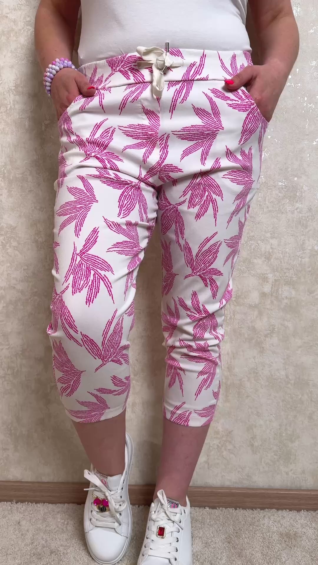 Capri-Hose in Weiß-Pink