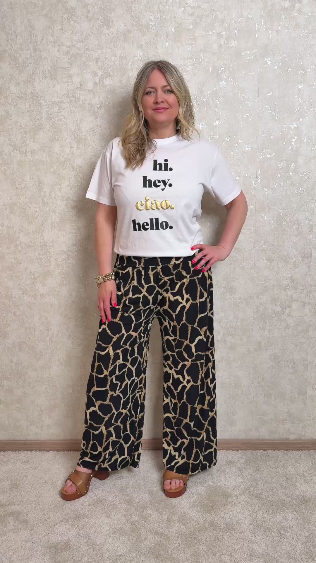 T-Shirt in Weiß mit Aufschrift