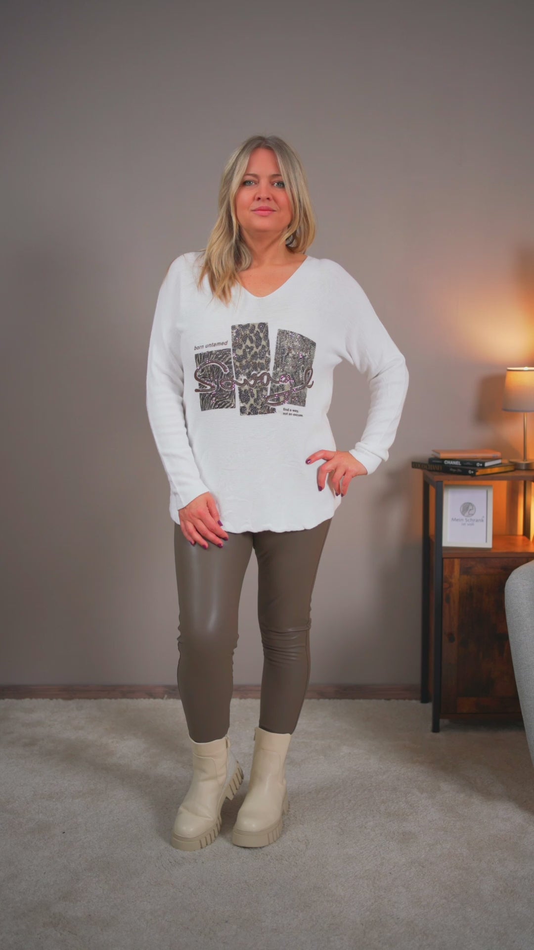 Video laden: Feinstrickpullover mit Design, weiß