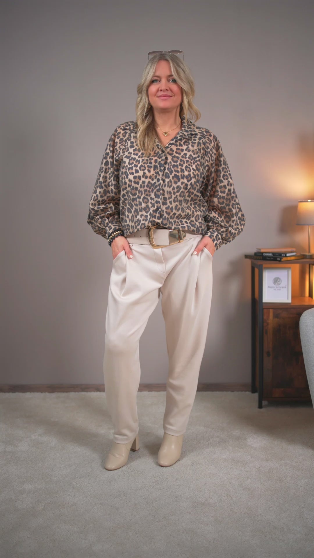 Video laden: Bluse mit Leopardenmuster