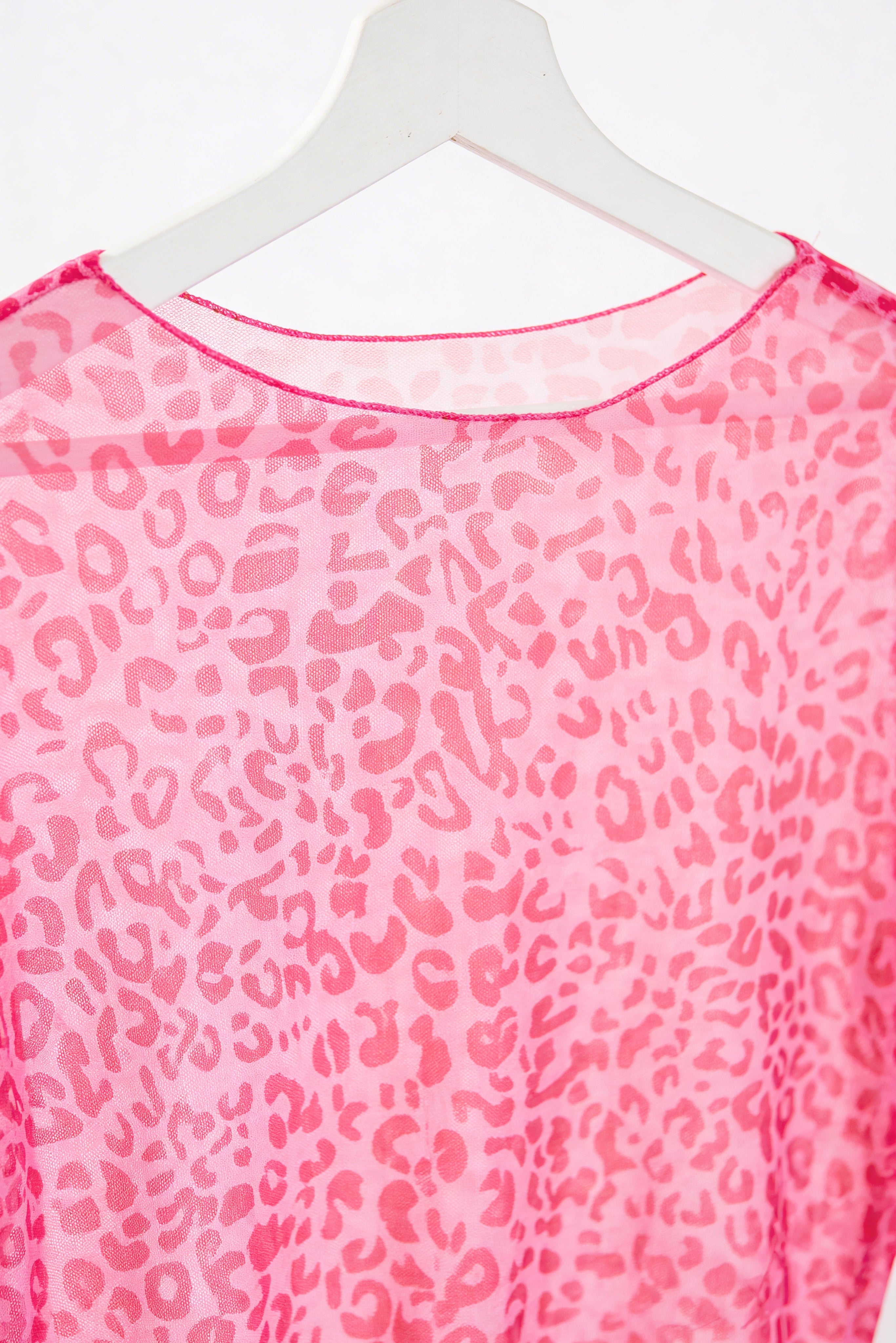 Leichtes Langarmshirt mit Leo-Muster, neonpink/lila